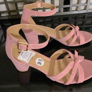 ❄️NEW ITEM❄️ Pink Block Heels